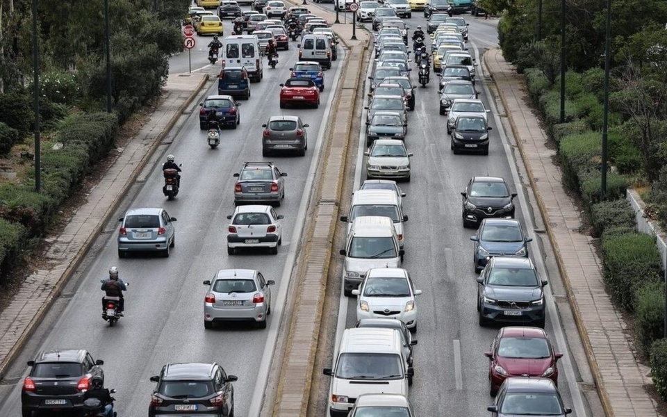 Περιορισμοί οδικού κώδικα: Χρήση κόρνας και τάσεις κλοπής αυτοκινήτων στην Ελλάδα>