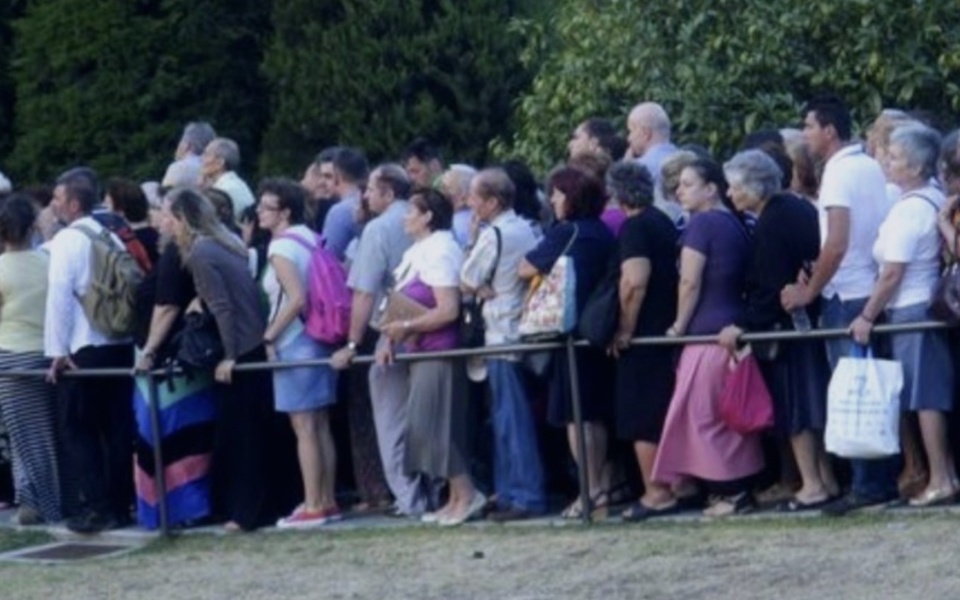 Προσκύνημα στον Τάφο του Αγίου Παϊσίου: Ατελείωτες ουρές στη Μονή του Αγίου Ιωάννη>