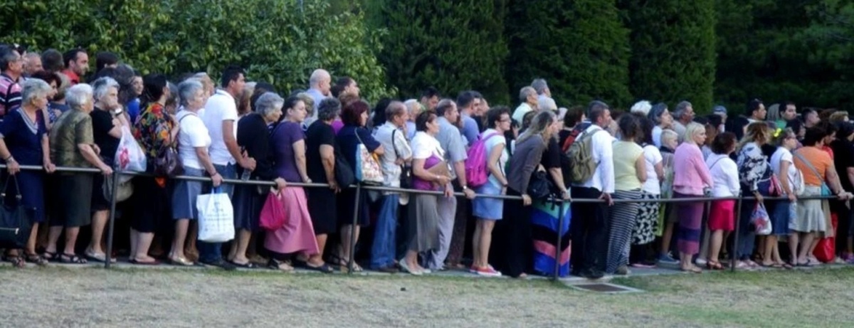 Προσκύνημα στον Τάφο του Αγίου Παϊσίου: Γίνετε μάρτυρες της κατάνυξης στη Σουρωτή Θεσσαλονίκης | Ιερά Μονή και Ιερά Αγρυπνία