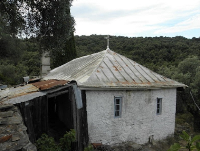 Σπάνιες φωτογραφίες: Ιερό Κελί του Αγίου Παϊσίου στον Τίμιο Σταυρό