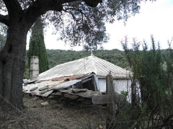 Σπάνιες φωτογραφίες: Ιερό Κελί του Αγίου Παϊσίου στον Τίμιο Σταυρό