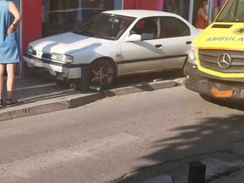 Τραγικό περιστατικό: Θανατηφόρα καρδιακή ανακοπή 54χρονου άνδρα και σύγκρουση με βιτρίνα καταστήματος