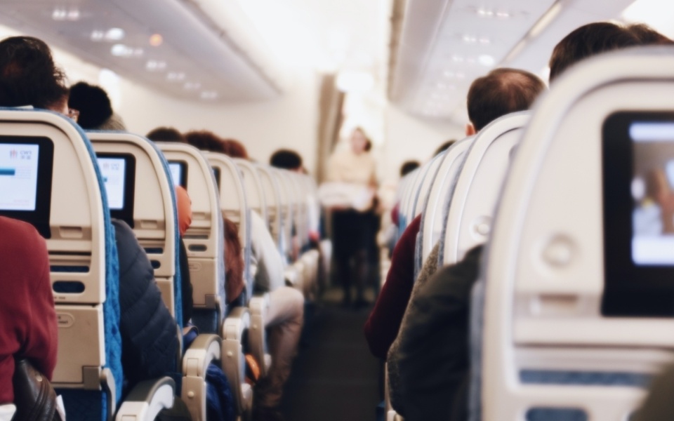 Βασική δεοντολογία αεροπλάνου: 21 κανόνες καλών τρόπων συμπεριφοράς για μια ειρηνική πτήση>